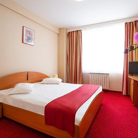Hotel Dana Сату-Маре Экстерьер фото