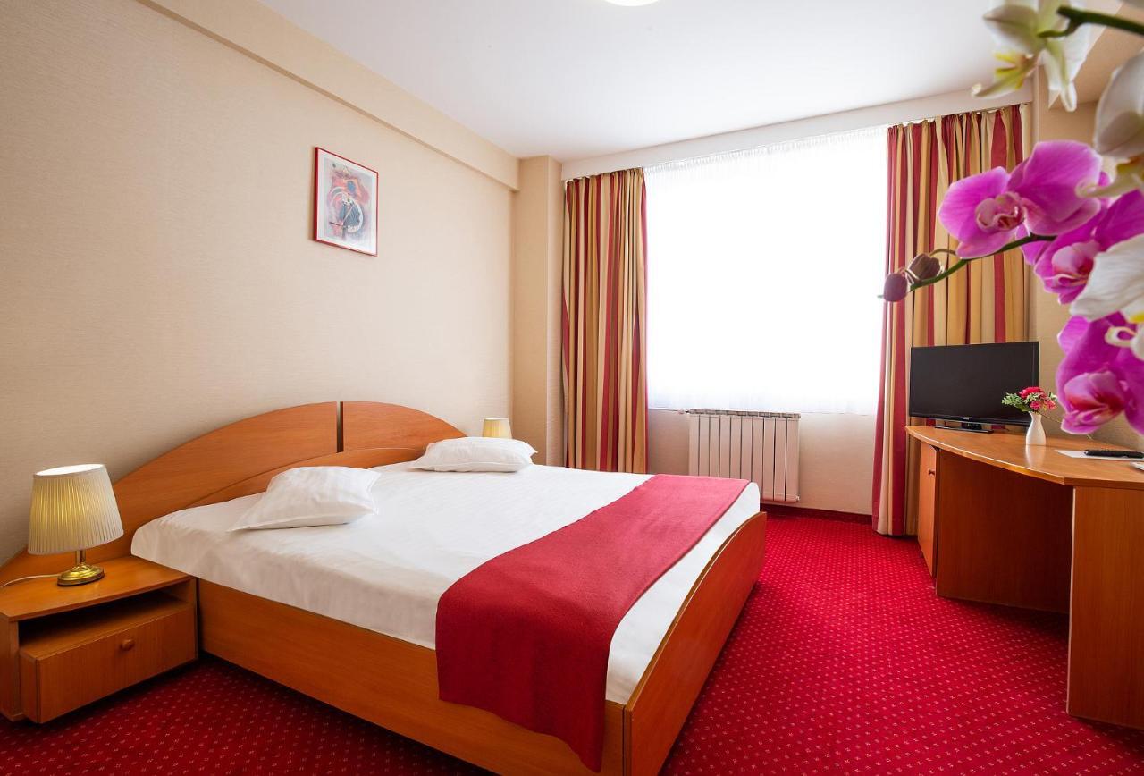 Hotel Dana Сату-Маре Экстерьер фото
