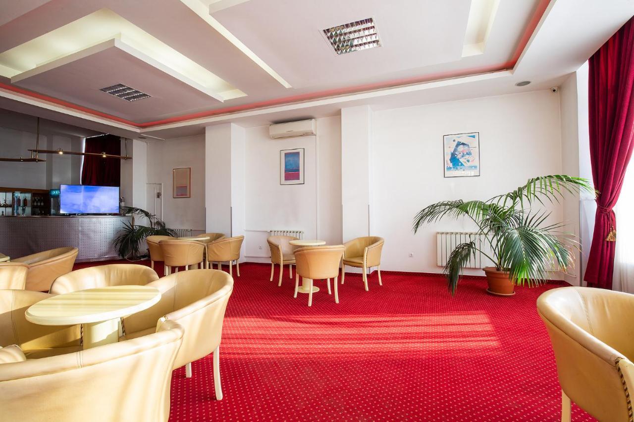 Hotel Dana Сату-Маре Экстерьер фото