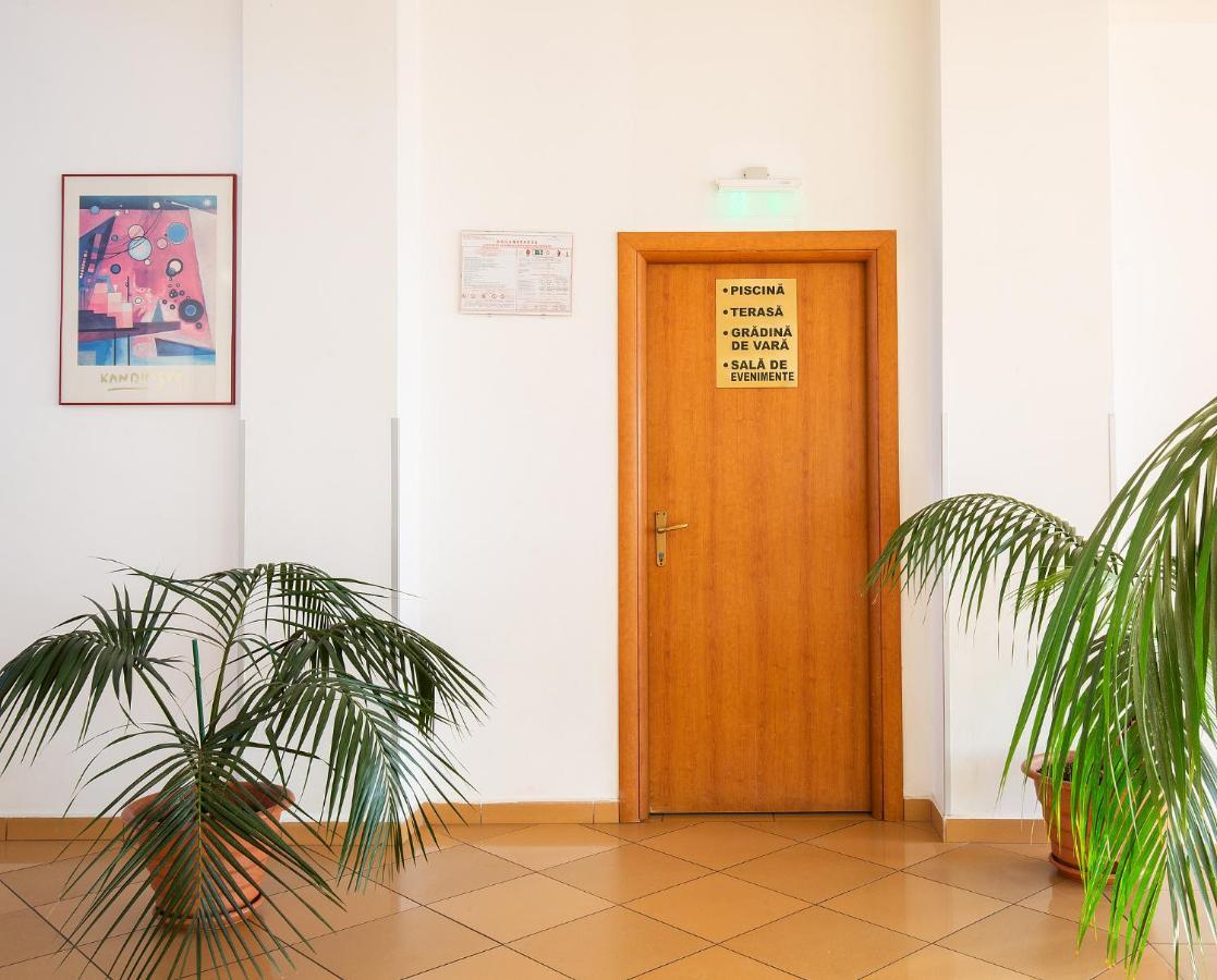 Hotel Dana Сату-Маре Экстерьер фото